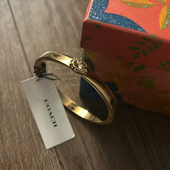 Coach magnetic closure bangle - Picture 2 of 4